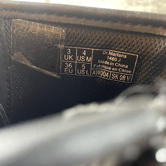 Dr. Martens 1460 J Glossy Black Leather 8 Eyelet Boots Ladies Women’s Size 5 - Picture 9 of 9